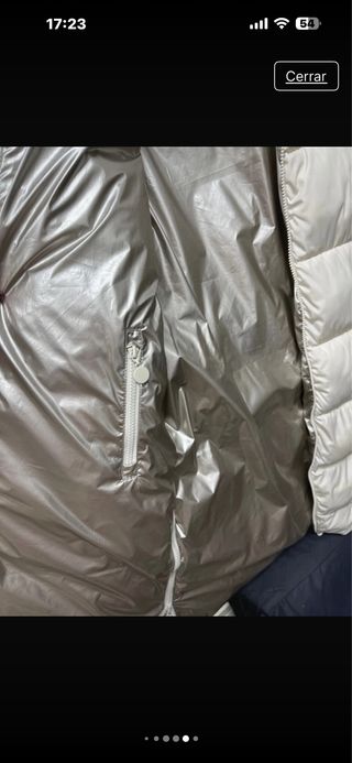 Chaleco reversible beige y plateado