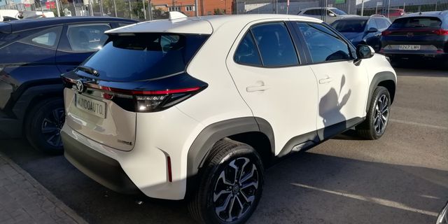 Toyota Yaris Cross 2023 ETIQUETA ECO