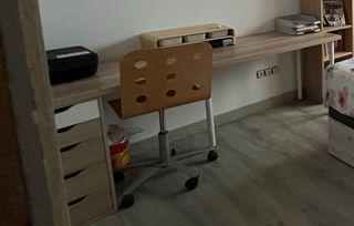 Escritorio Ikea amplio