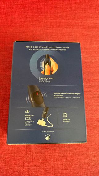 Spazzolino Oral B iO 2 con tre testine e custodia