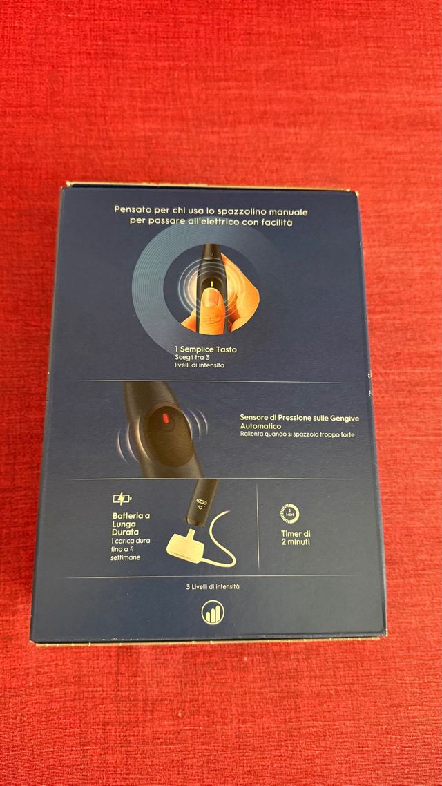 Spazzolino Oral B iO 2 con tre testine e custodia