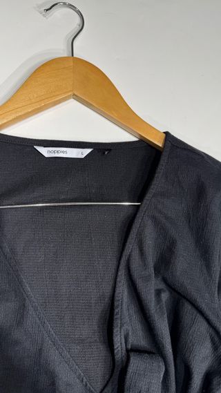 Blusa NOPPIES negra manga larga talla L