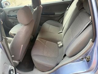 KIA Rio 2004 distintivo B