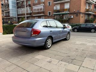 KIA Rio 2004 distintivo B