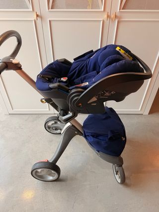 Passeggino Stokke Xplory blu navy