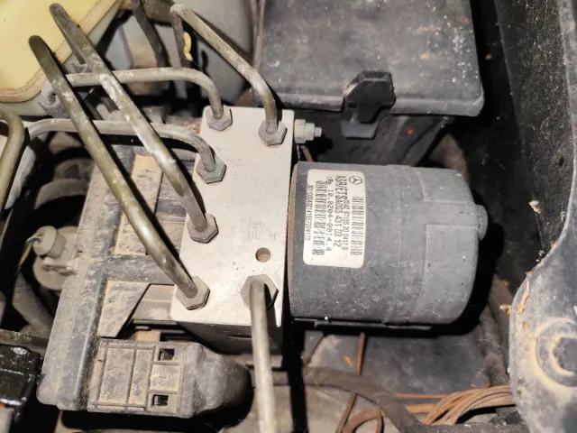 MERCEDES SLK230 KOMPRESSOR R170 Unidad ABS PAGUERA