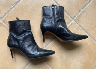 Stivaletti in pelle nera tacco sottile