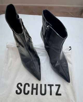 Stivaletti in pelle nera tacco sottile