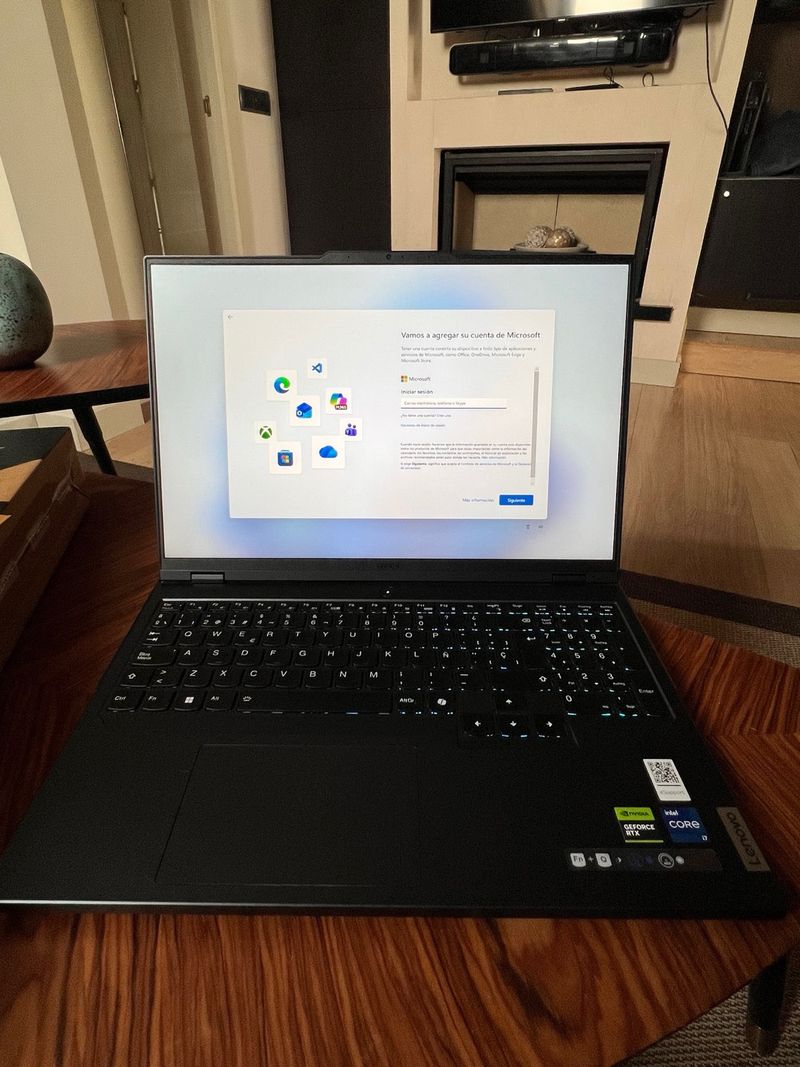 Portátil Lenovo Legion Pro 5 16IRX9 i7 32GB RTX 40