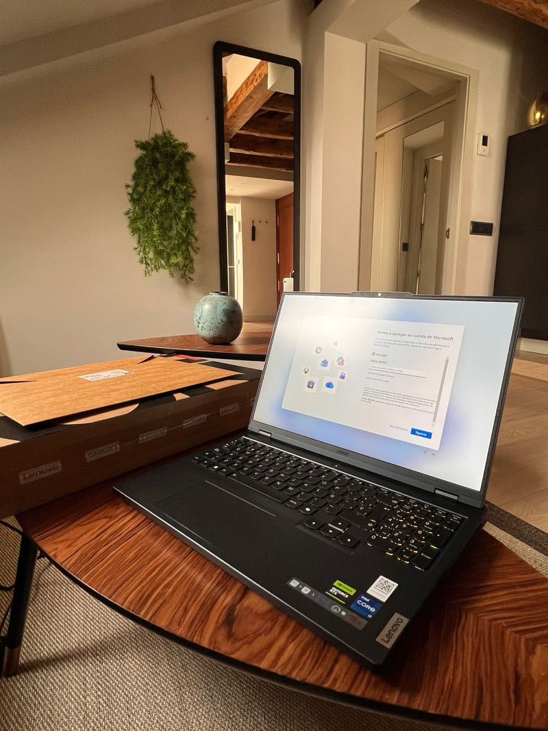 Portátil Lenovo Legion Pro 5 16IRX9 i7 32GB RTX 40 afbeelding 2