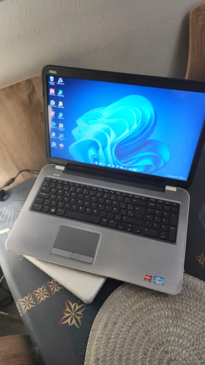 Portátil Dell Inspiron 5721 17 Gris/Negro