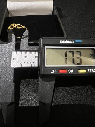 Anillo de oro 18K con diseño infinito