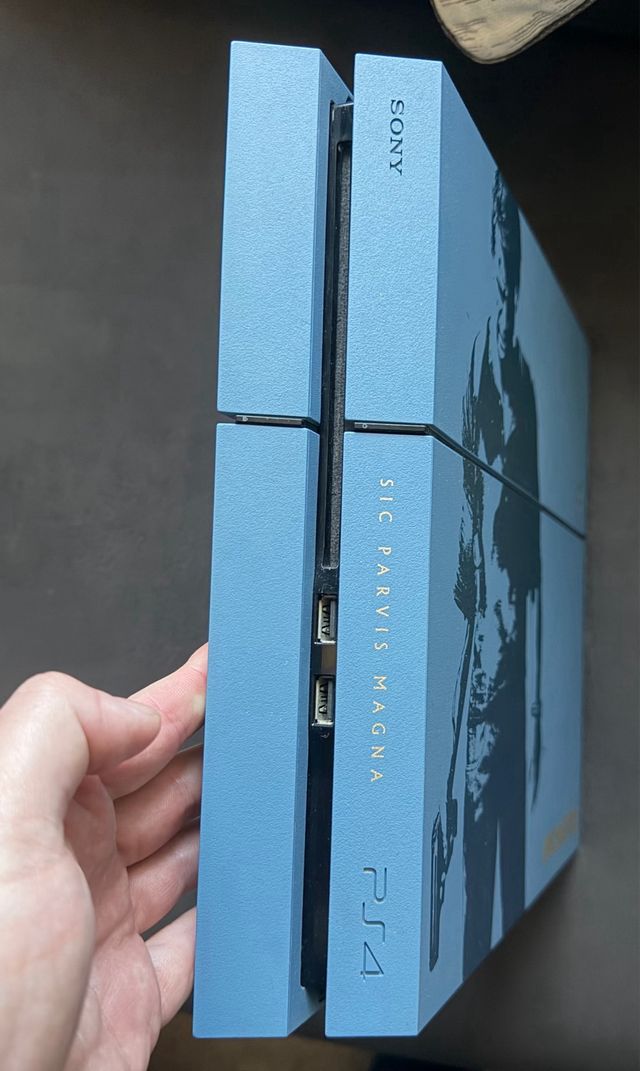 PS4 Edición Limitada Uncharted
