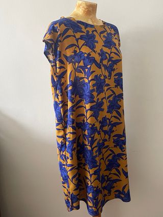 Vestido H&M floral sin mangas talla 44