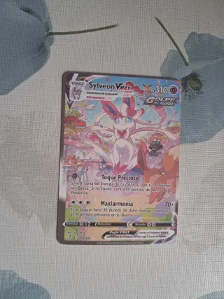 Carta Pokémon Sylveon VMAX 212/203