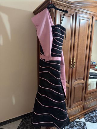 Vestido largo azul con tiras cruzadas