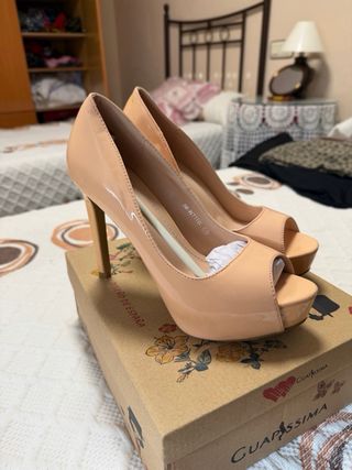 Vestido largo azul con tiras cruzadas