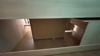 Cama alta con escritorio y cajones