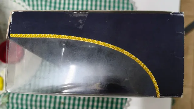 Barbie Wonder Woman con espada y escudo