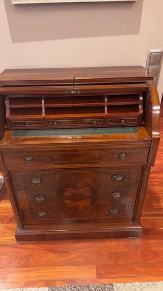Aparador de marquetería y buro