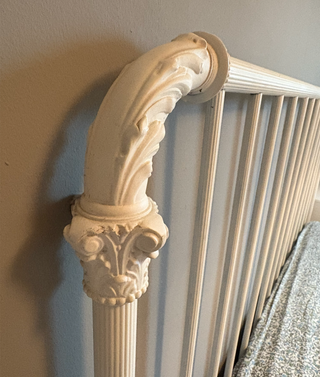 Cabezal de cama metálico blanco