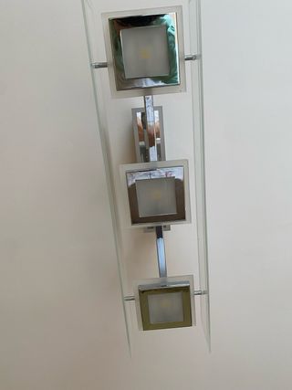 Lámpara de comedor moderna cristal y metal.