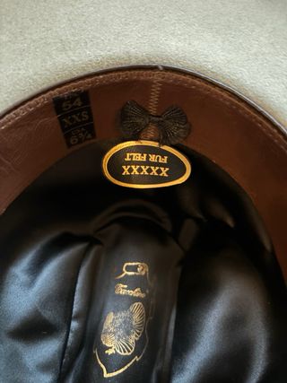 Cappello country beige con nastro marrone