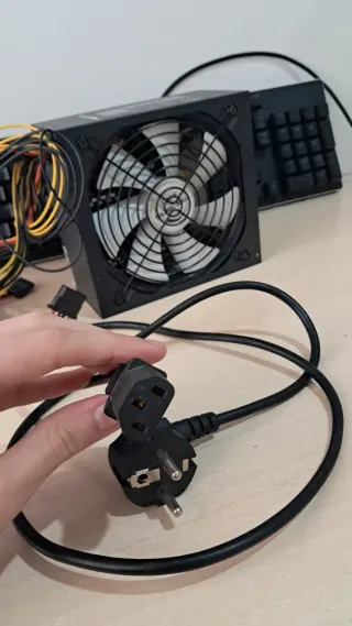 Fuentes de Alimentación Tecens 650W y B-Move 600W