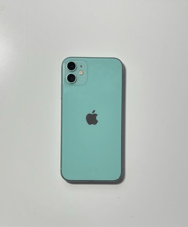 iPhone 11 (con caja)