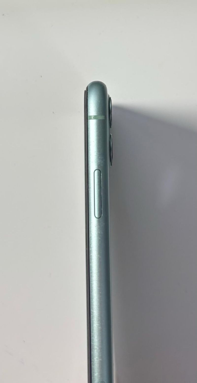 iPhone 11 (con caja) afbeelding 3