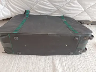 Maleta Vanguard Negra con Detalles Verdes