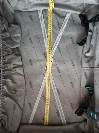 Maleta Vanguard Negra con Detalles Verdes