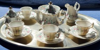 Antigua miniatura juego de café