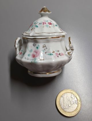 Antigua miniatura juego de café