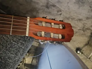 Guitarra Eléctrica Negra + Amplificador Nux