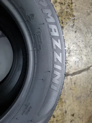 2 Neumáticos  225-60 R16 Mazzini