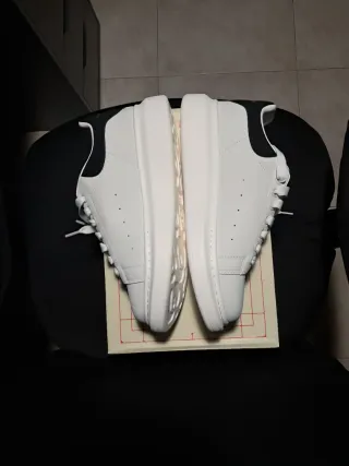 Alexander McQueen Blancas nuevas a estrenar