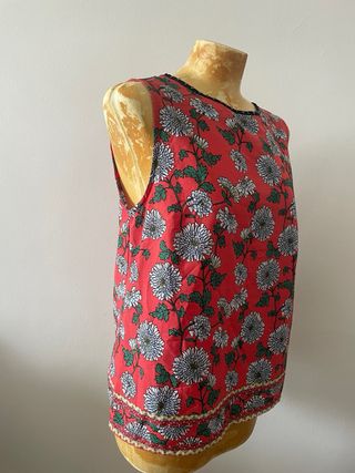 Blusa Sfera sin mangas floral Talla L