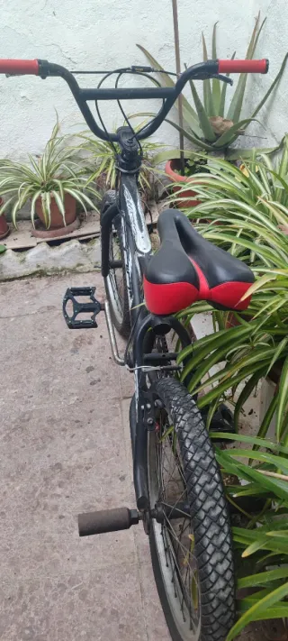 Bicicleta BMX Negra