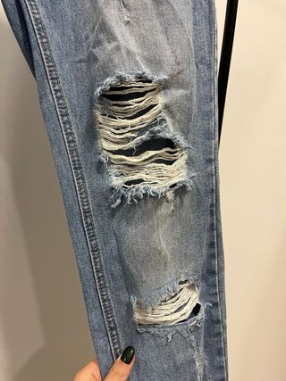 Calças ganga claras com rasgões XS