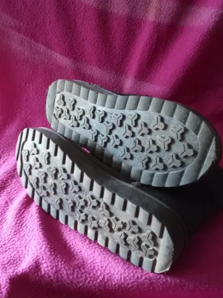 ZAPATILLAS:GRISES T37/BLANCAS T40:1 PARX1,5€