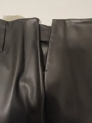 Short falda polipiel negra ONLY. SOLO ENVIOS