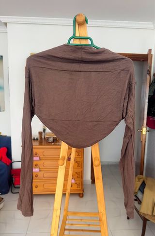 Bolero marrón manga larga