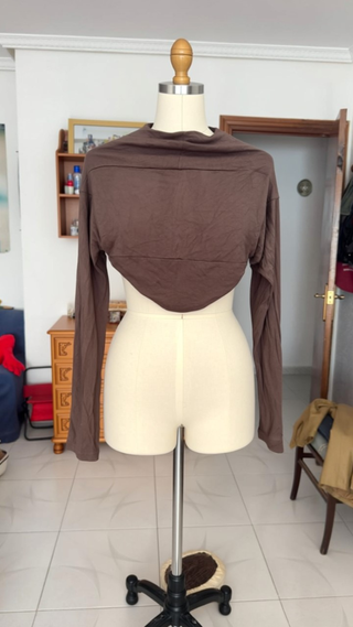 Bolero marrón manga larga