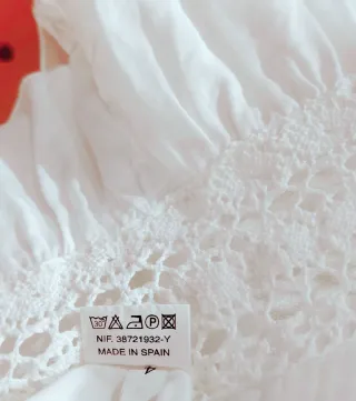 Falda Charo Ruiz encaje y volantes blanca