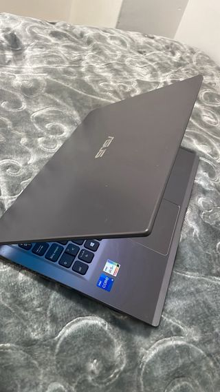 ASUS Portátil Gris
