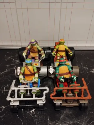 Lotto Tartarughe Ninja con veicoli e armi
