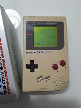 Nintendo Game Boy DMG con Caja