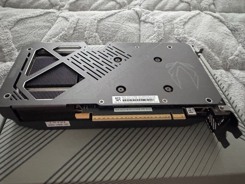 Tarjeta Gráfica Zotac GeForce RTX 5060 Ti 16GB afbeelding 3