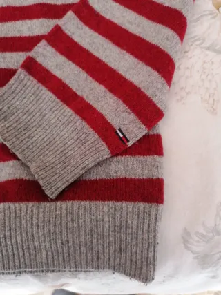 Suéter Tommy Hilfiger Rayas Rojo y Gris